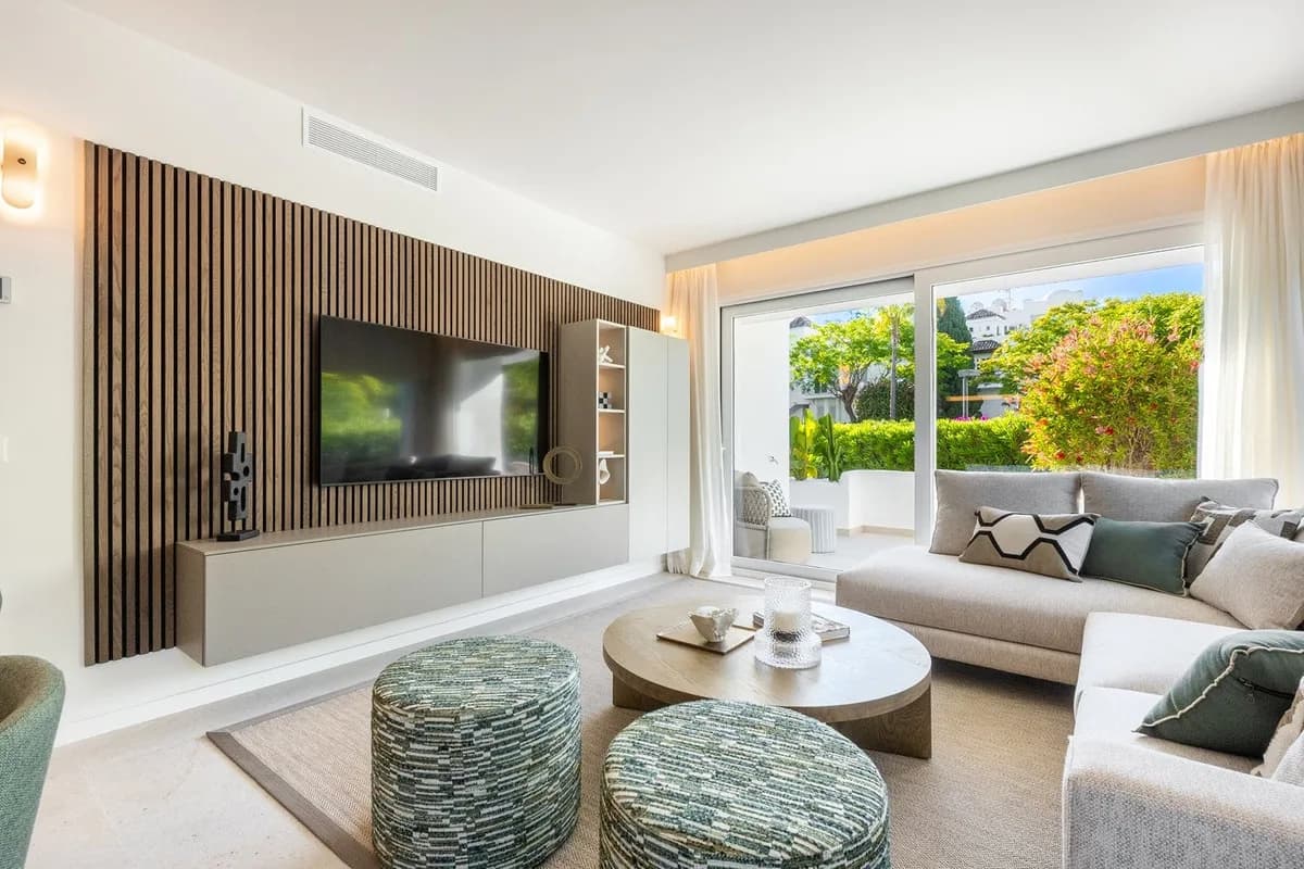 4 Bedroom Ground Floor Apartment for Sale in Marbella, Málaga - Image 5