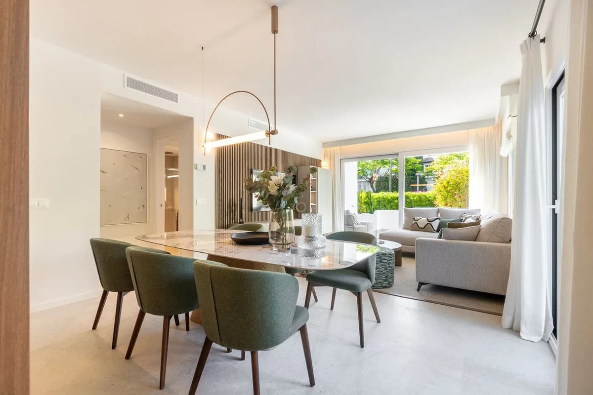 4 Bedroom Ground Floor Apartment for Sale in Marbella, Málaga - Image 9