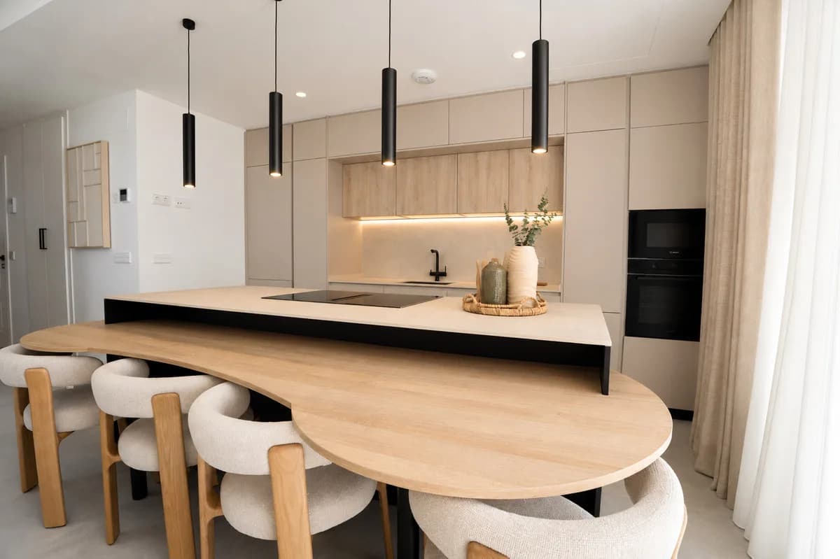 2 Bedroom Penthouse Duplex for Sale in La Carihuela, Málaga - Image 9