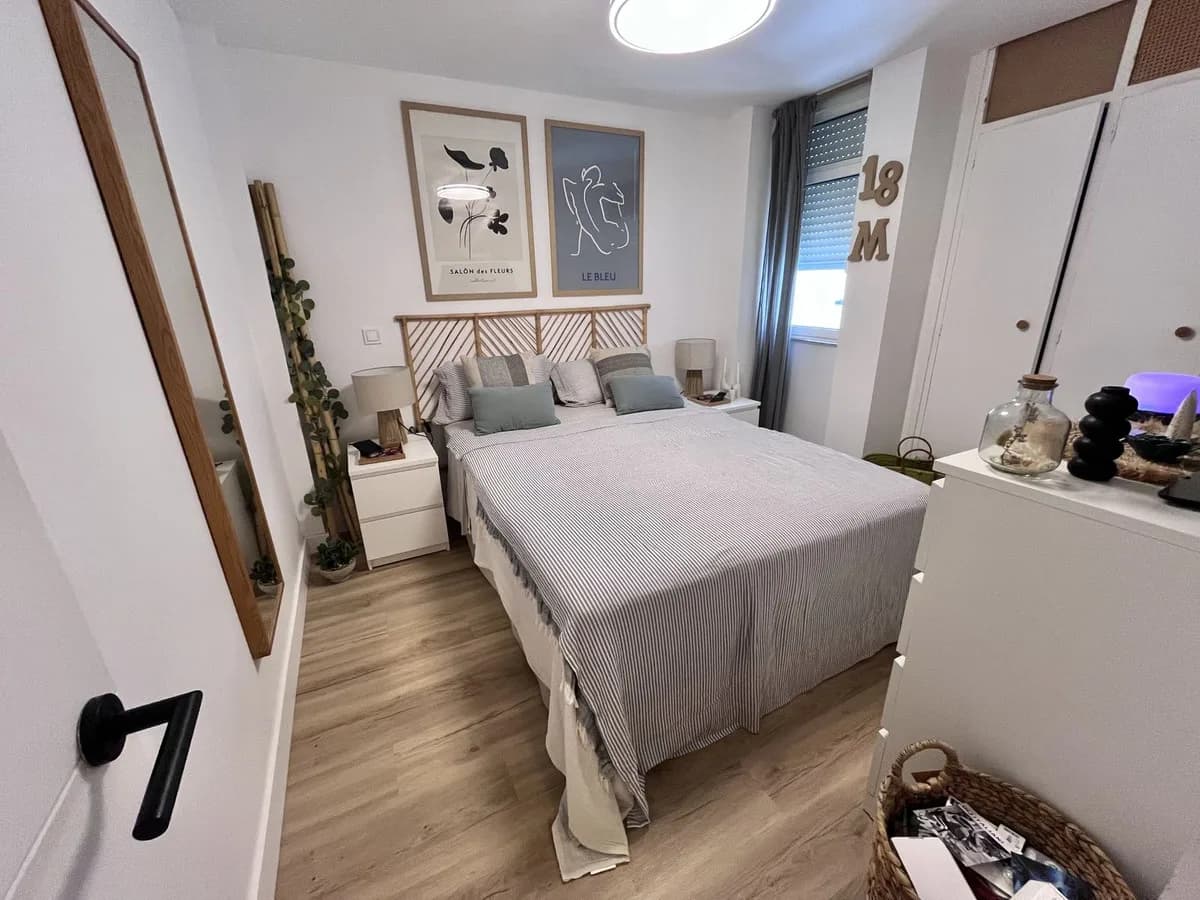 3 Bedroom Middle Floor Apartment for Sale in Torremolinos, Málaga - Image 5