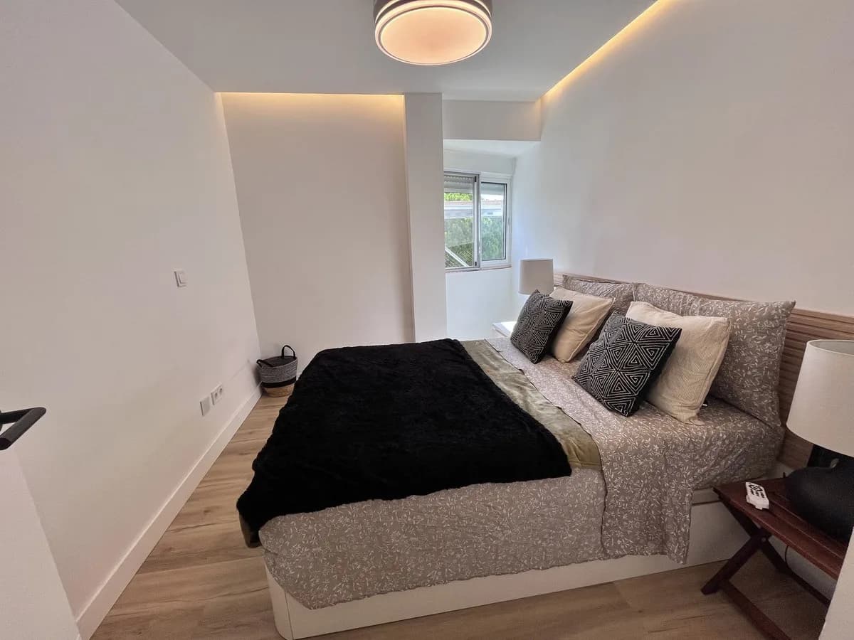3 Bedroom Middle Floor Apartment for Sale in Torremolinos, Málaga - Image 8