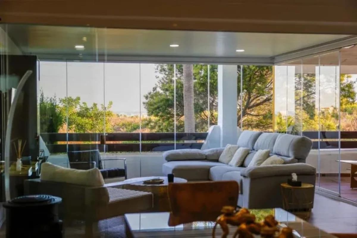 2 Bedroom Middle Floor Apartment for Sale in Selwo, Málaga - Image 6