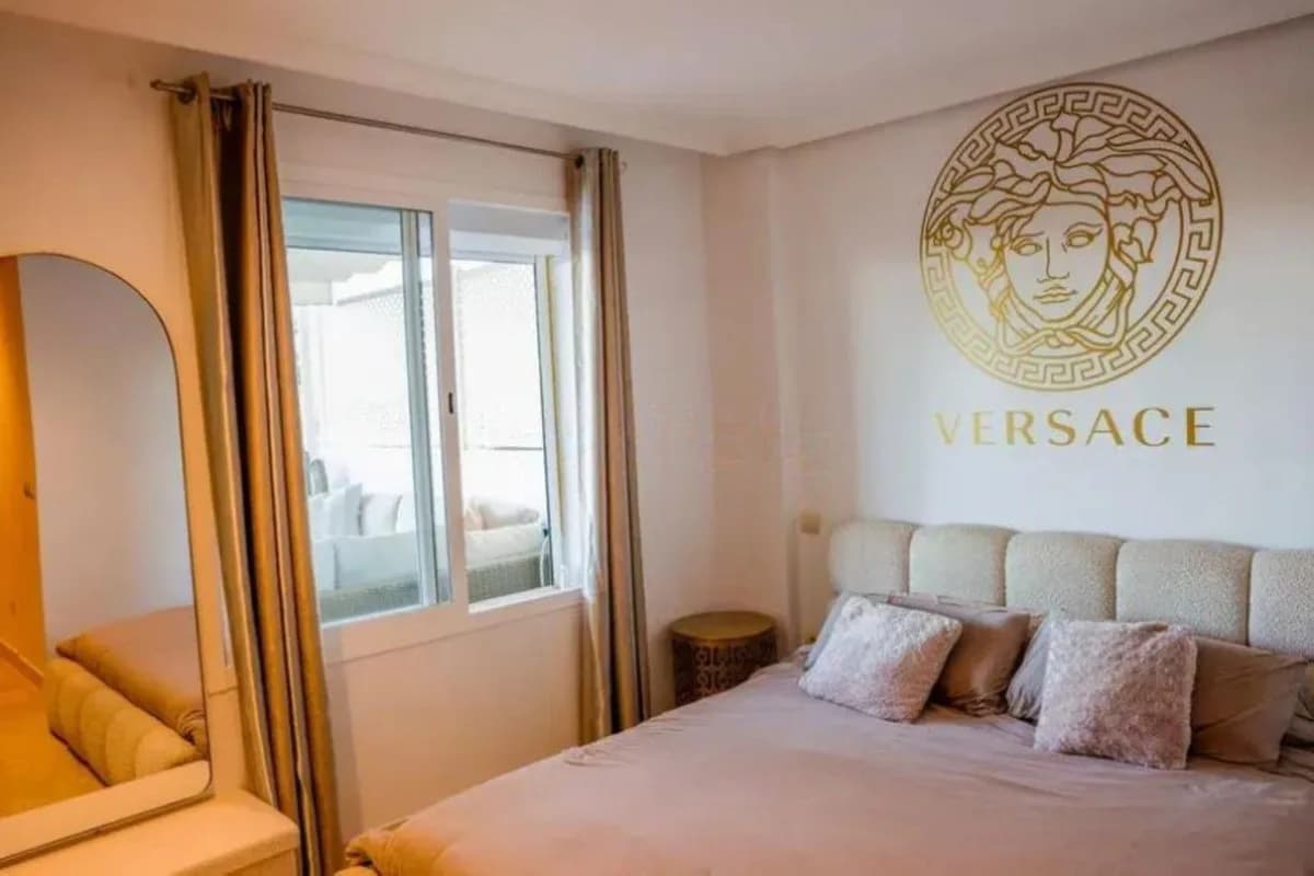 2 Bedroom Middle Floor Apartment for Sale in Selwo, Málaga - Image 7