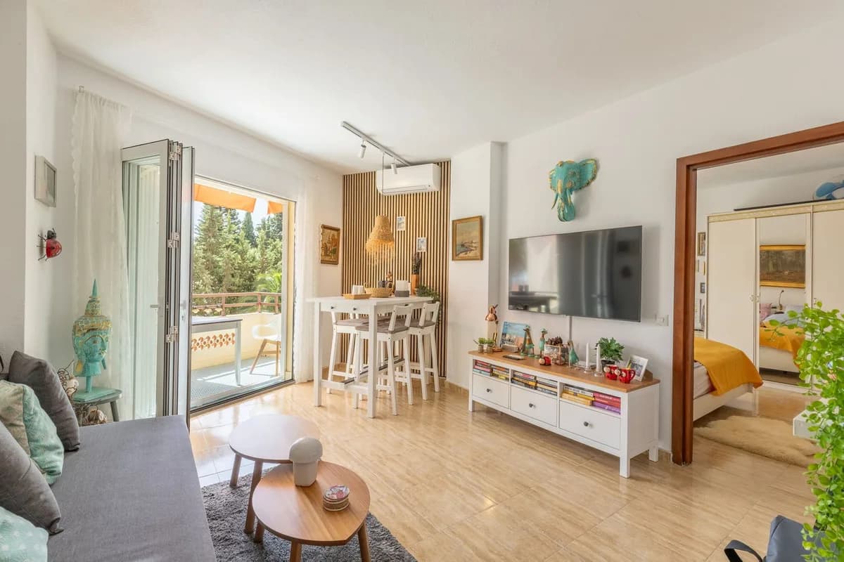 1 Bedroom Middle Floor Apartment for Sale in Torremolinos, Málaga