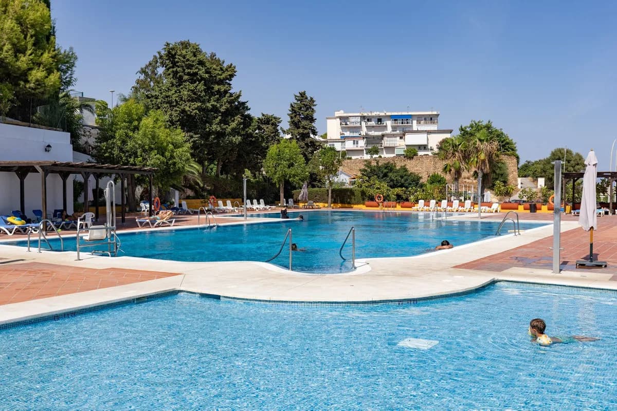 1 Bedroom Middle Floor Apartment for Sale in Torremolinos, Málaga - Image 3