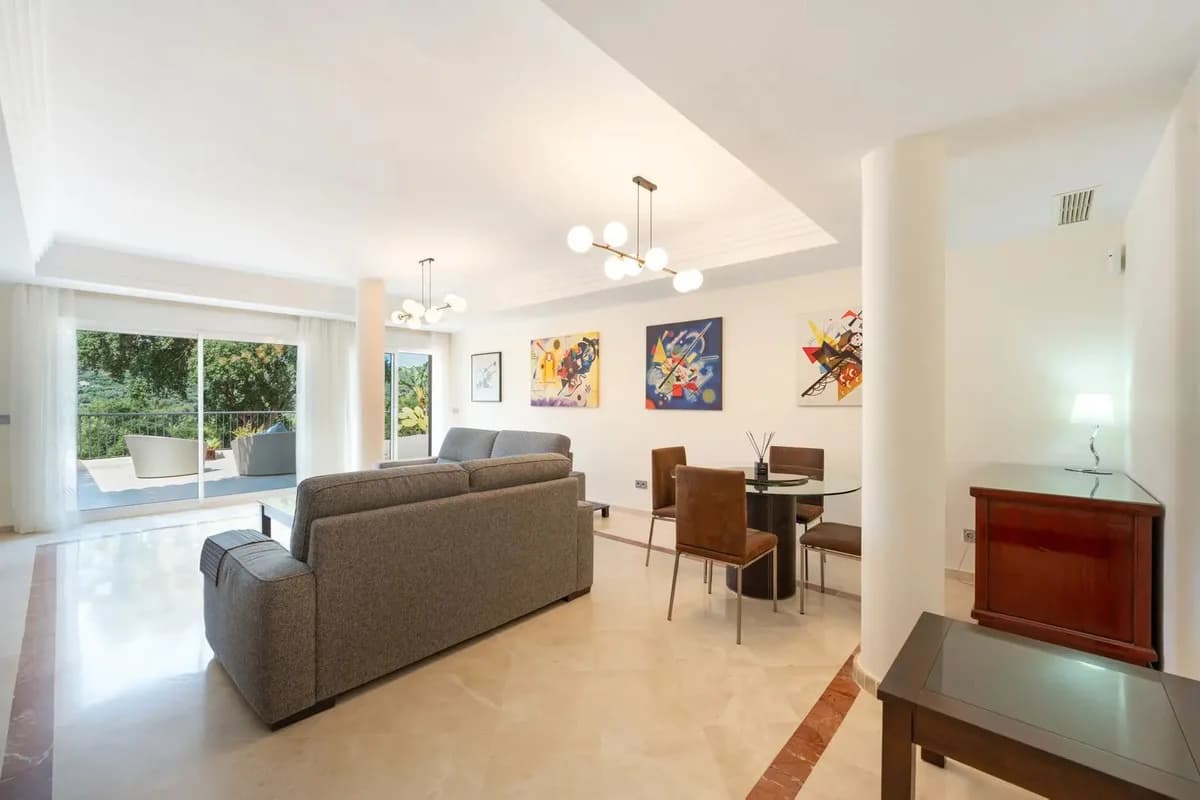 3 Bedroom Ground Floor Apartment for Sale in San Roque, Cádiz - Image 5