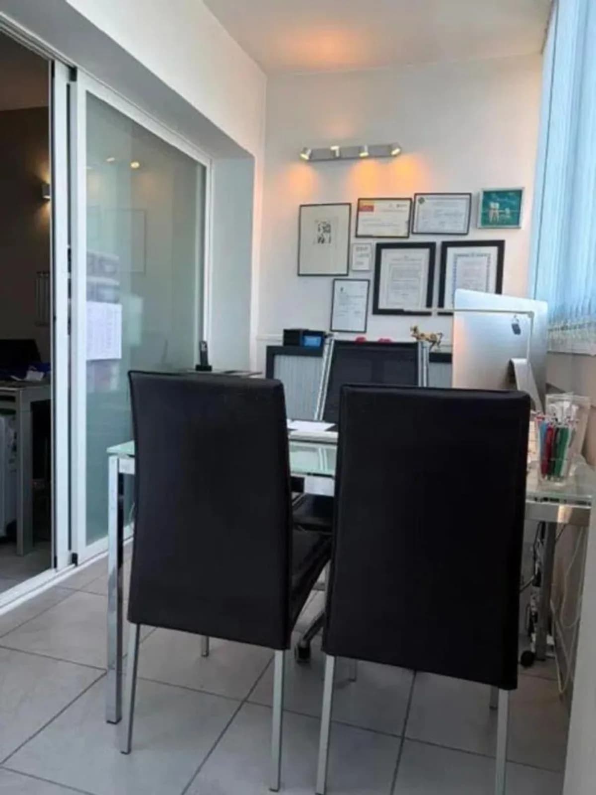 1 Bedroom Middle Floor Apartment for Sale in Marbella, Málaga - Image 4