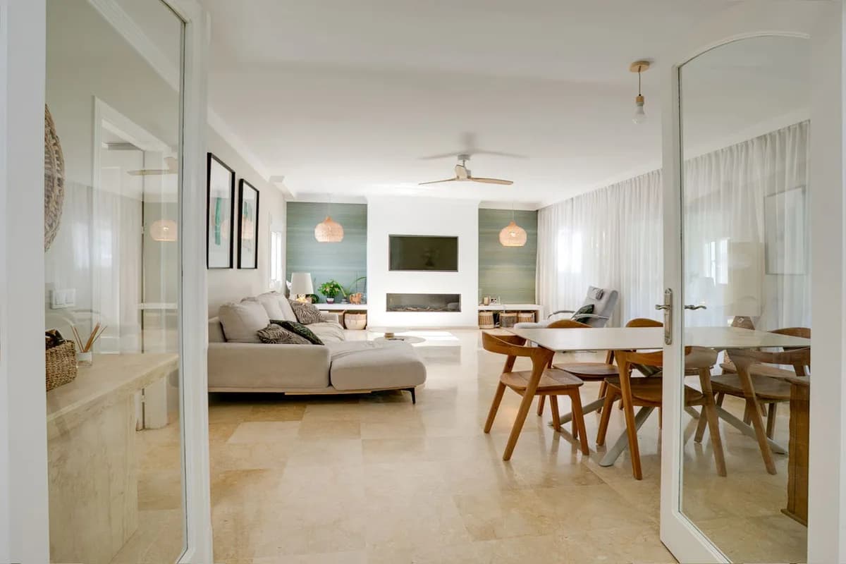3 Bedroom Detached Villa for Sale in El Paraiso, Málaga - Image 3