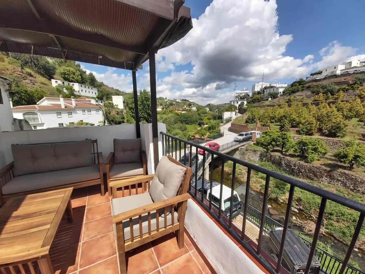 2 Bedroom Townhouse for Sale in Tolox, Málaga
