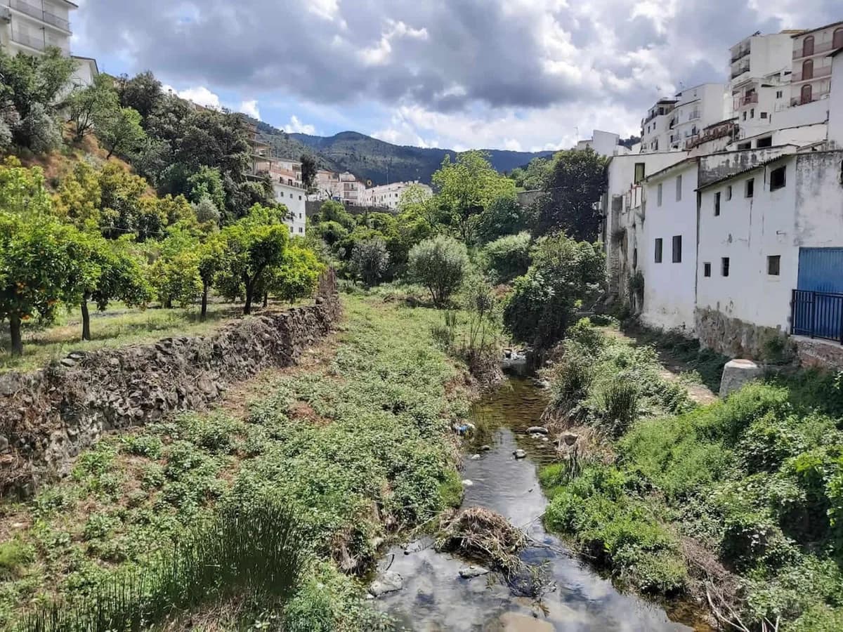 2 Bedroom Townhouse for Sale in Tolox, Málaga - Image 9