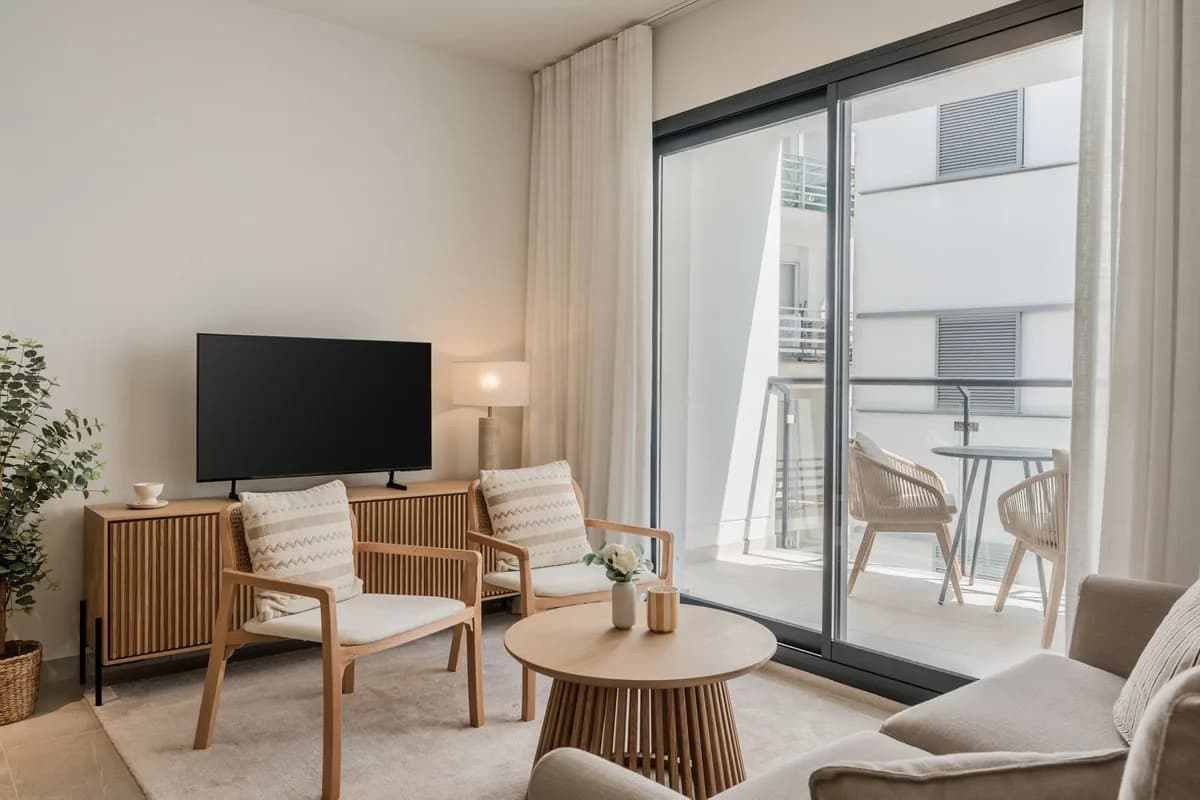 2 Bedroom Top Floor Apartment for Sale in Estepona, Málaga - Image 3