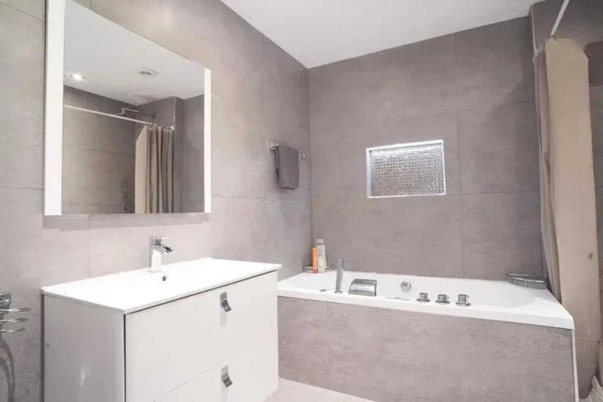3 Bedroom Townhouse for Sale in San Pedro de Alcántara, Málaga - Image 9
