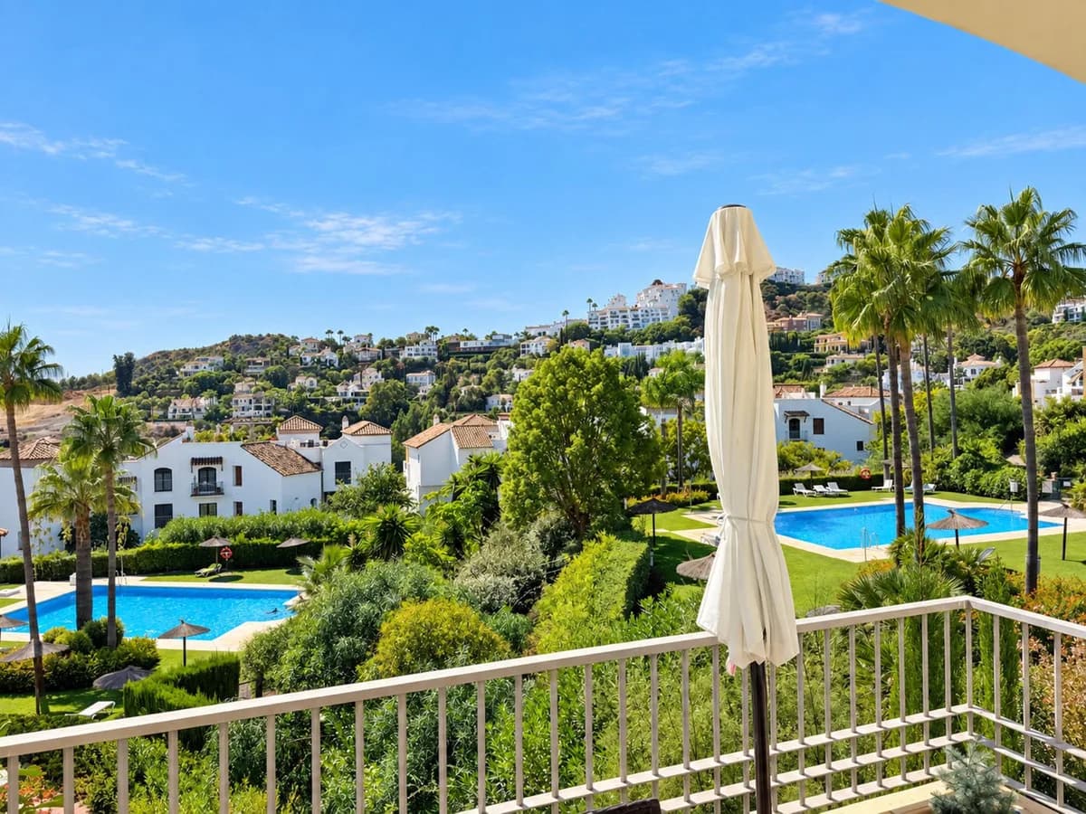 3 Bedroom Middle Floor Apartment for Sale in Los Arqueros, Málaga