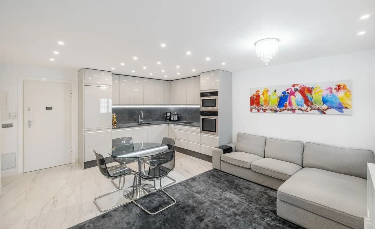 4 Bedroom Townhouse for Sale in Cabopino, Málaga - Image 3