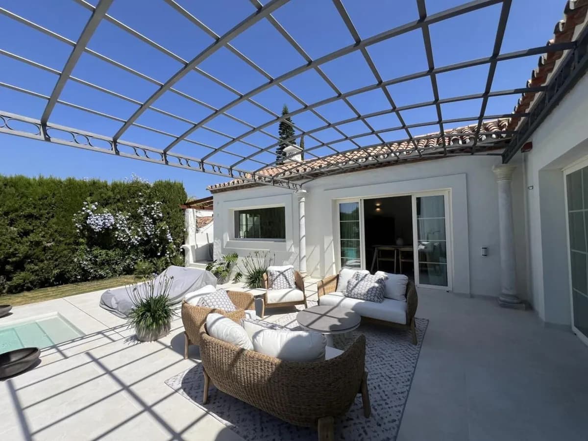 3 Bedroom Detached Villa for Sale in Guadalmina Alta, Málaga - Image 3