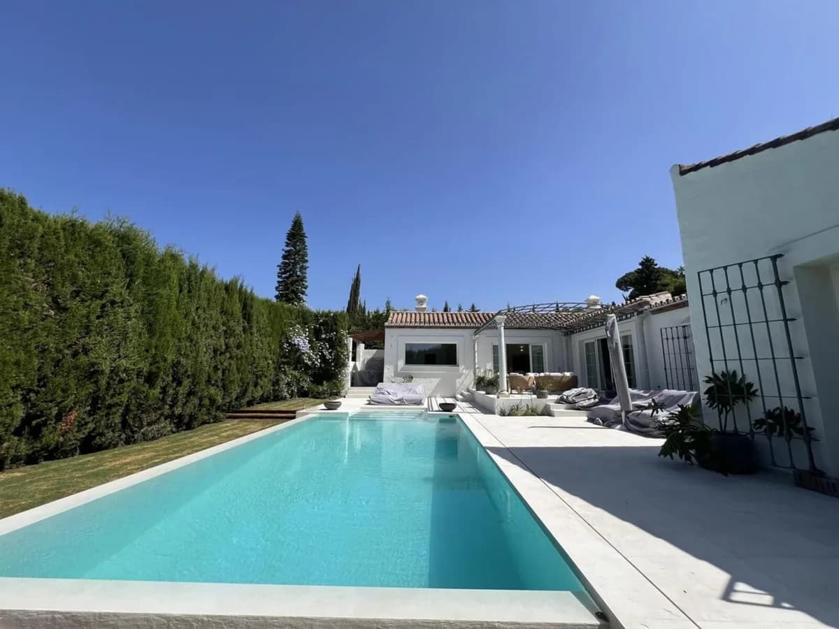 3 Bedroom Detached Villa for Sale in Guadalmina Alta, Málaga - Image 4