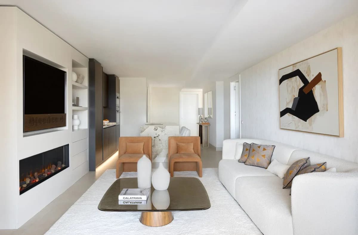 3 Bedroom Middle Floor Apartment for Sale in New Golden Mile, Málaga - Image 5