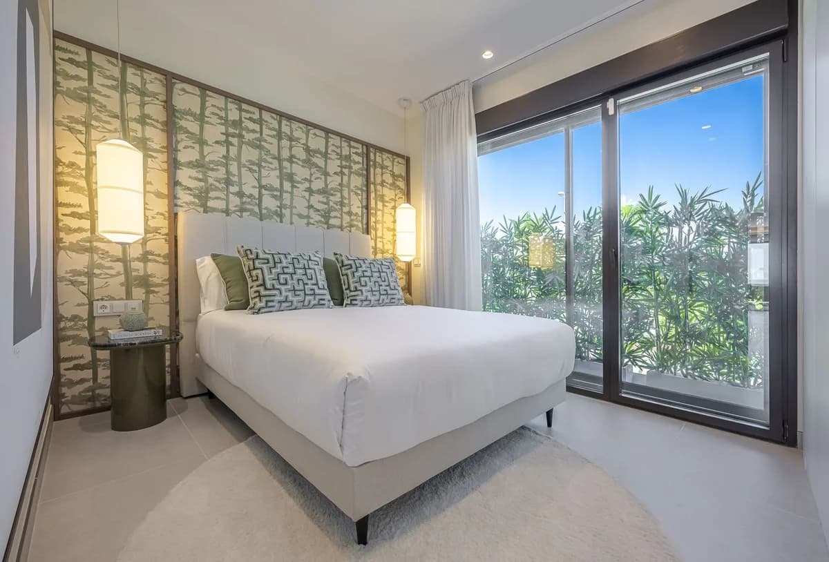 2 Bedroom Middle Floor Apartment for Sale in New Golden Mile, Málaga - Image 8