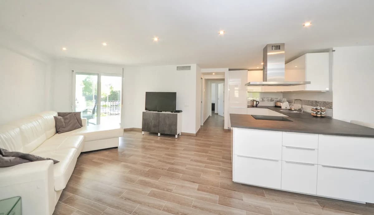2 Bedroom Penthouse for Sale in Mijas Golf, Málaga - Image 2