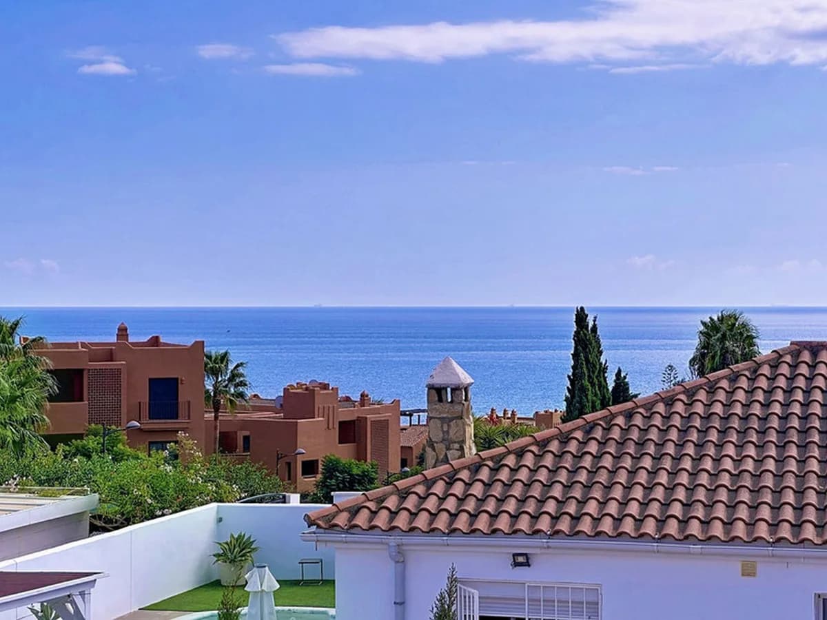3 Bedroom Detached Villa for Sale in Estepona, Málaga - Image 2