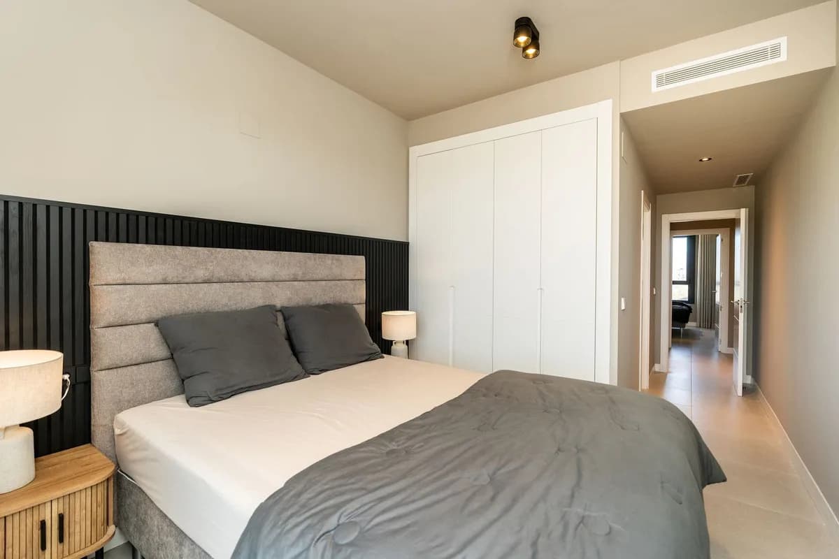 3 Bedroom Middle Floor Apartment for Sale in Mijas Costa, Málaga - Image 4