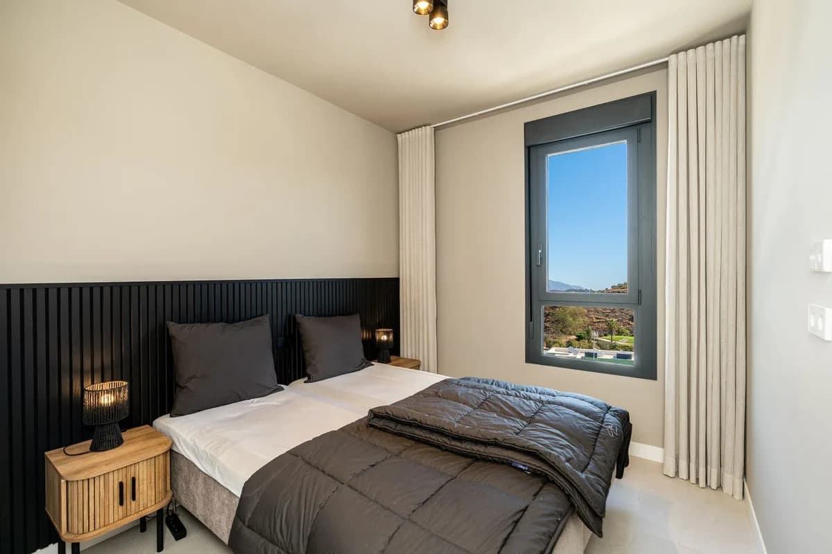 3 Bedroom Middle Floor Apartment for Sale in Mijas Costa, Málaga - Image 6