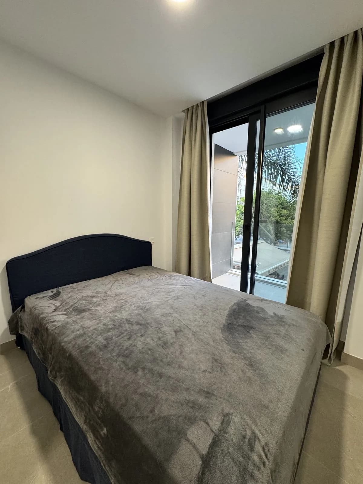 2 Bedroom Middle Floor Apartment for Sale in Estepona, Málaga - Image 8