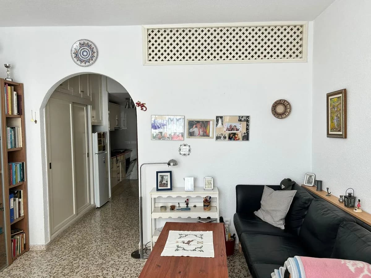1 Bedroom Middle Floor Apartment for Sale in Torremolinos, Málaga - Image 5