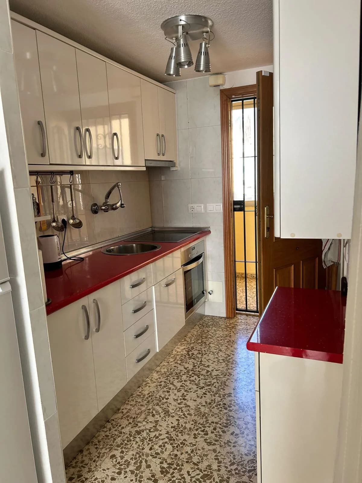 1 Bedroom Middle Floor Apartment for Sale in Torremolinos, Málaga - Image 8