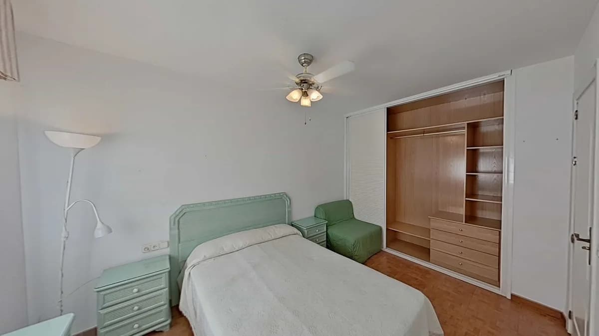 1 Bedroom Middle Floor Apartment for Sale in Marbella, Málaga - Image 4