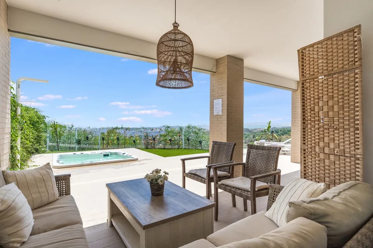 3 Bedroom Semi-Detached House for Sale in Mijas Costa, Málaga