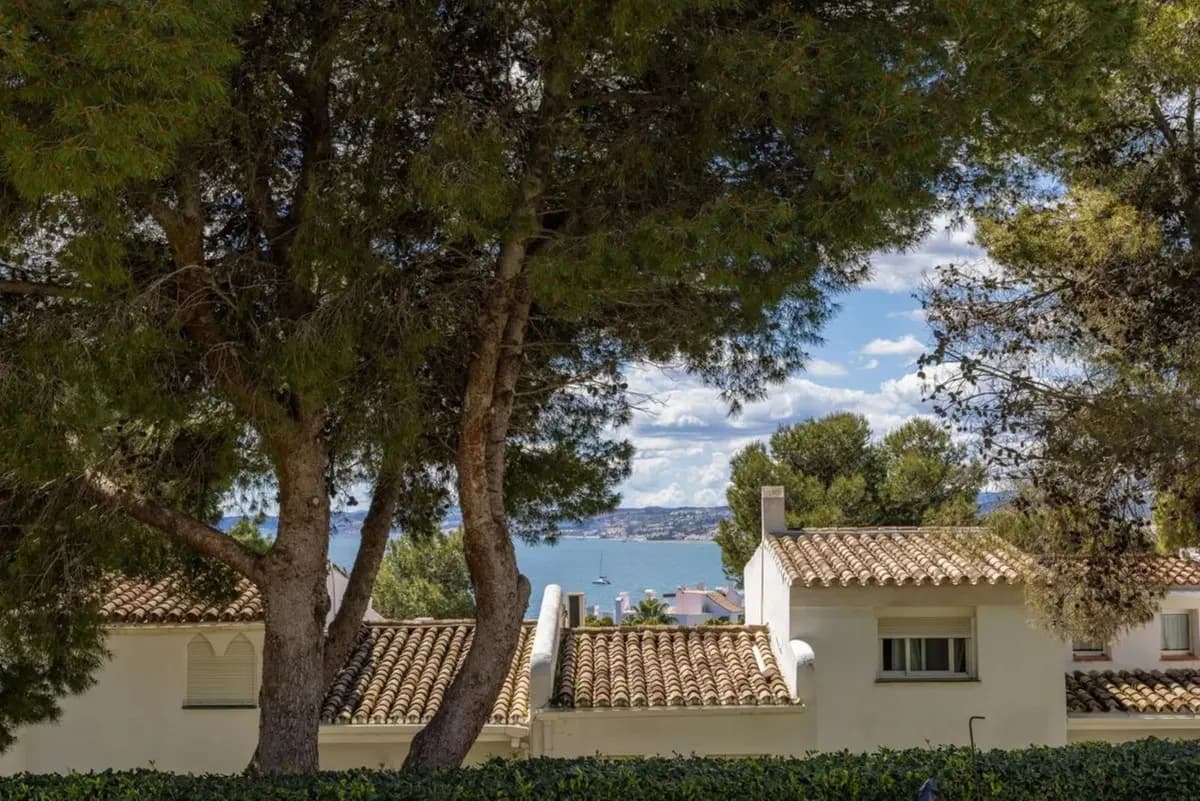 1 Bedroom Ground Floor Apartment for Sale in Estepona, Málaga