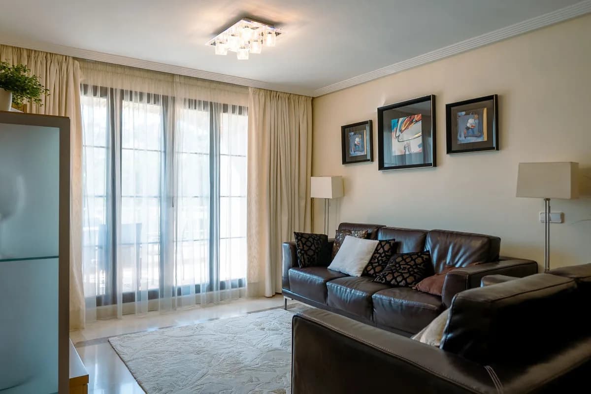 3 Bedroom Middle Floor Apartment for Sale in Los Arqueros, Málaga - Image 8