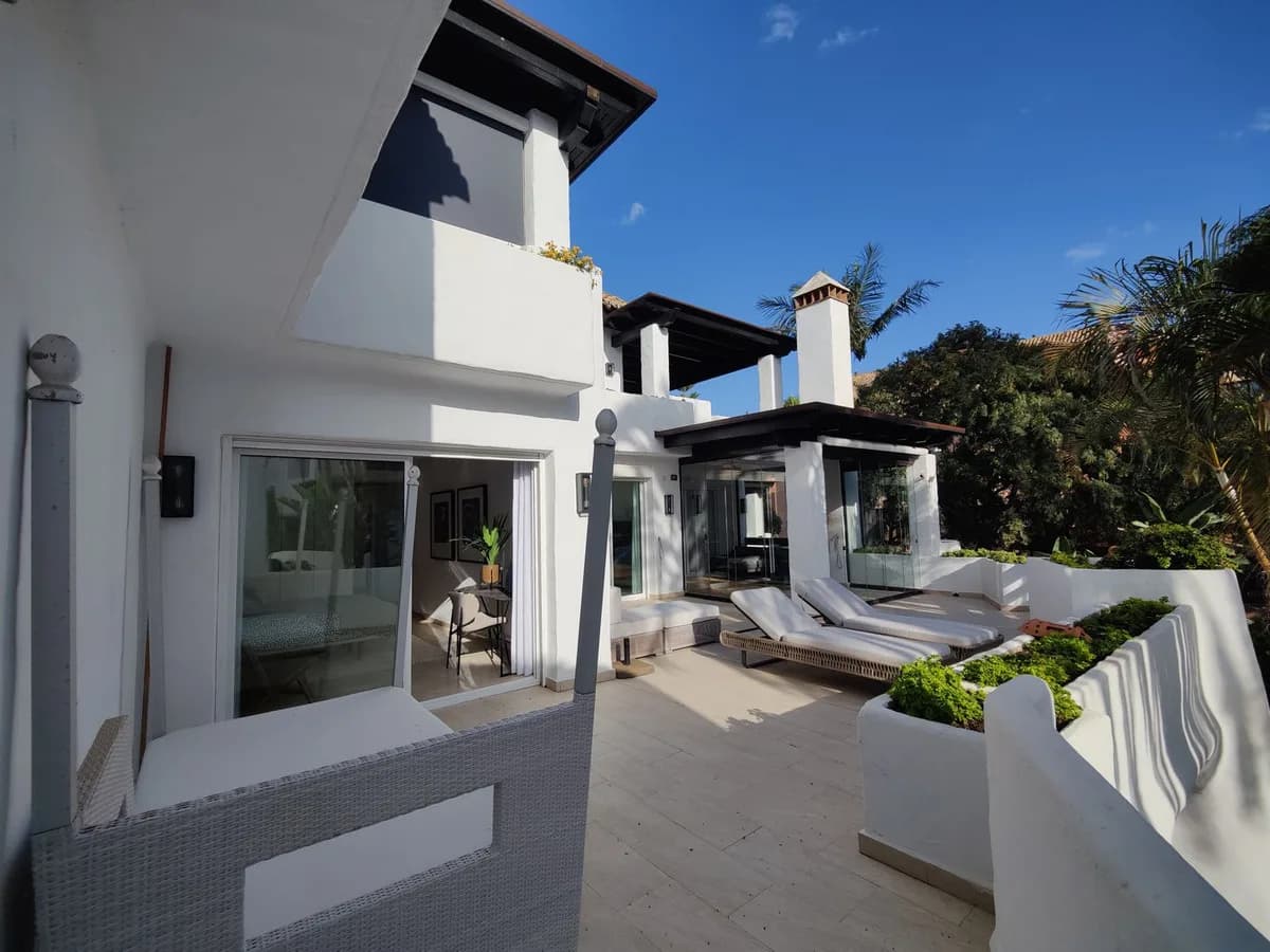 4 Bedroom Penthouse Duplex for Sale in Puerto Banús, Málaga - Image 3