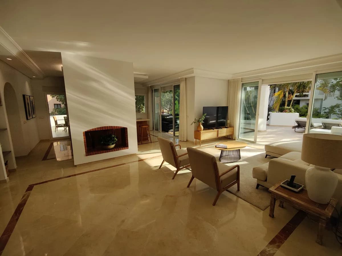 4 Bedroom Penthouse Duplex for Sale in Puerto Banús, Málaga - Image 5