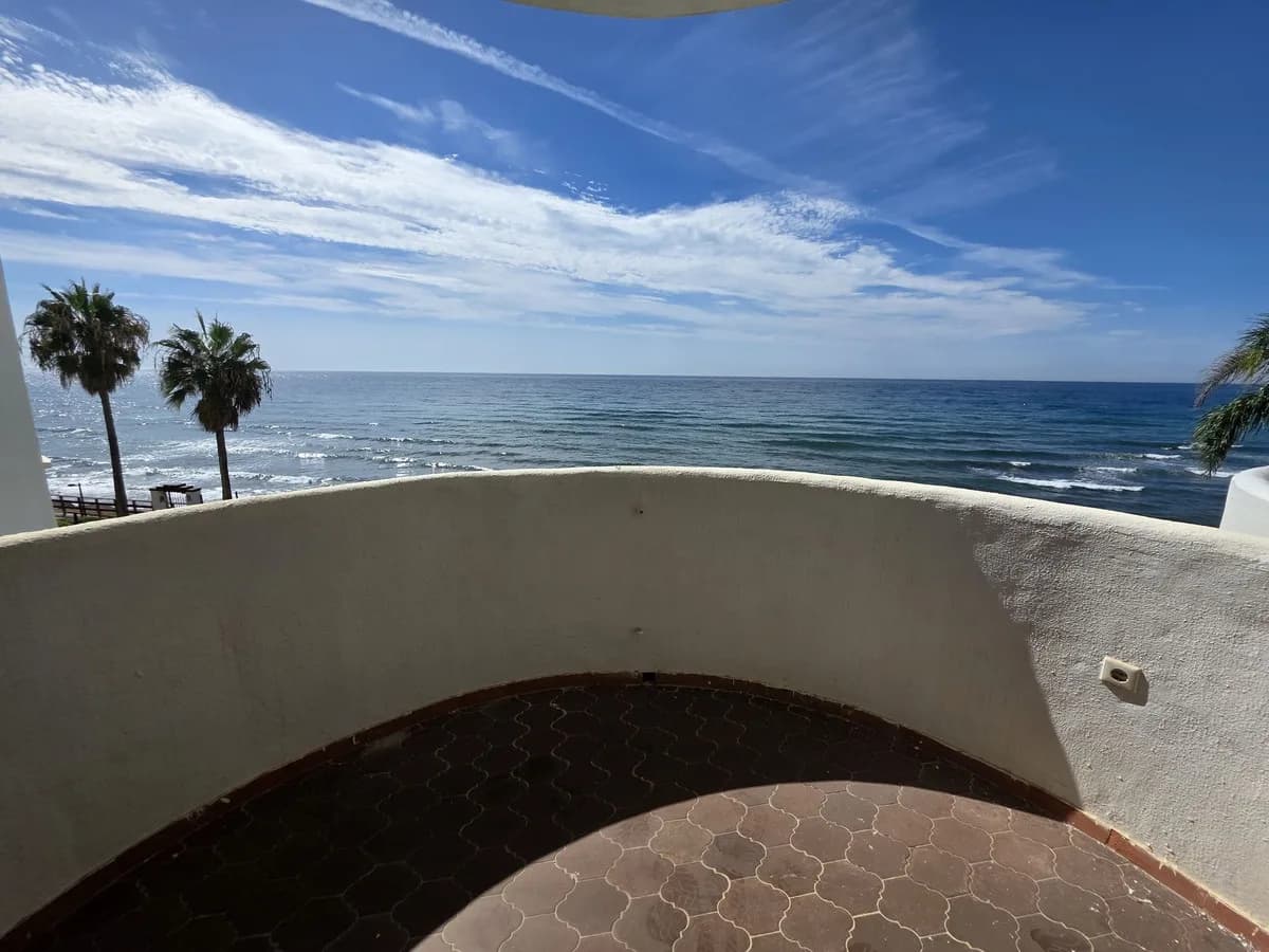 1 Bedroom Middle Floor Apartment for Sale in Calahonda, Málaga