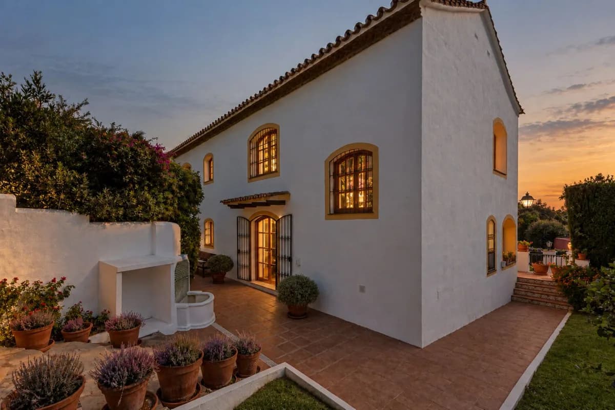 3 Bedroom Detached Villa for Sale in Marbella, Málaga - Image 2
