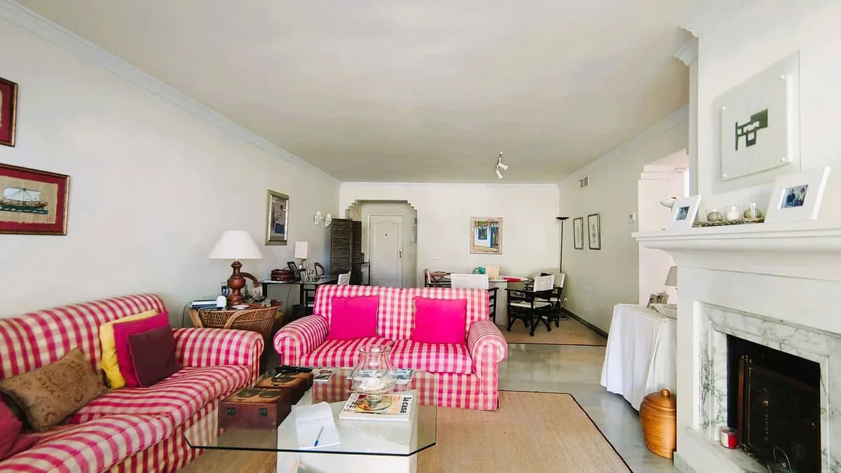 3 Bedroom Middle Floor Apartment for Sale in Guadalmina Baja, Málaga - Image 4