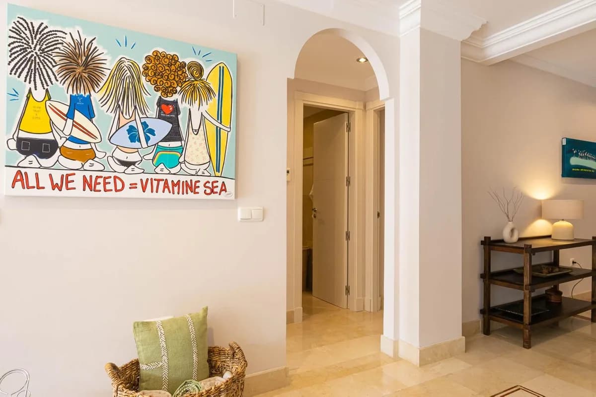 2 Bedroom Middle Floor Apartment for Sale in Nueva Andalucía, Málaga - Image 5