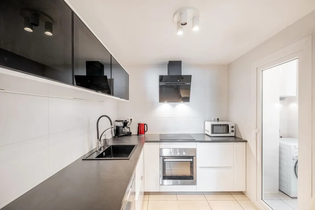 3 Bedroom Middle Floor Apartment for Sale in La Campana, Málaga - Image 9