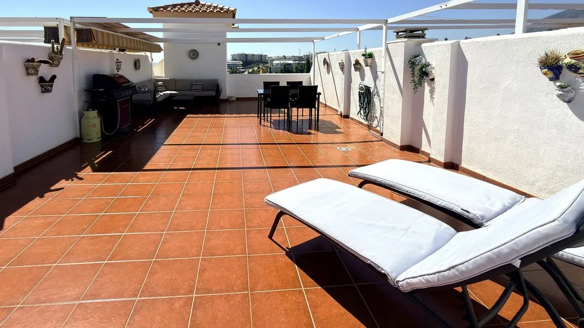2 Bedroom Penthouse for Sale in Benalmadena, Málaga - Image 3
