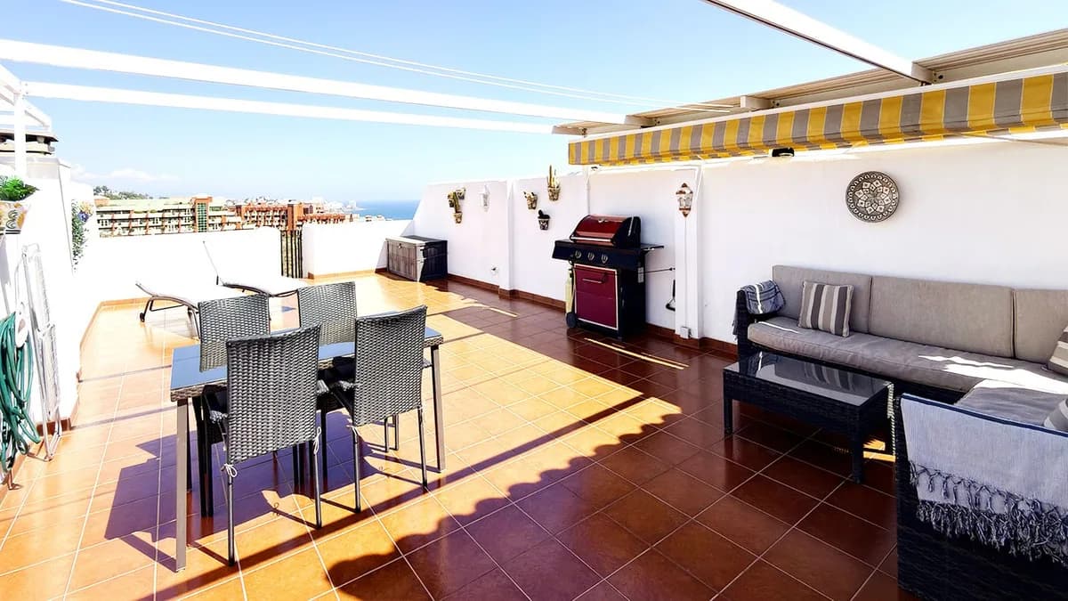 2 Bedroom Penthouse for Sale in Benalmadena, Málaga - Image 7