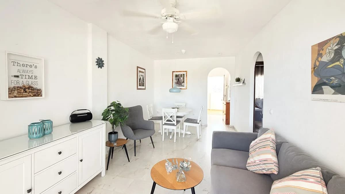 2 Bedroom Penthouse for Sale in Benalmadena, Málaga - Image 9