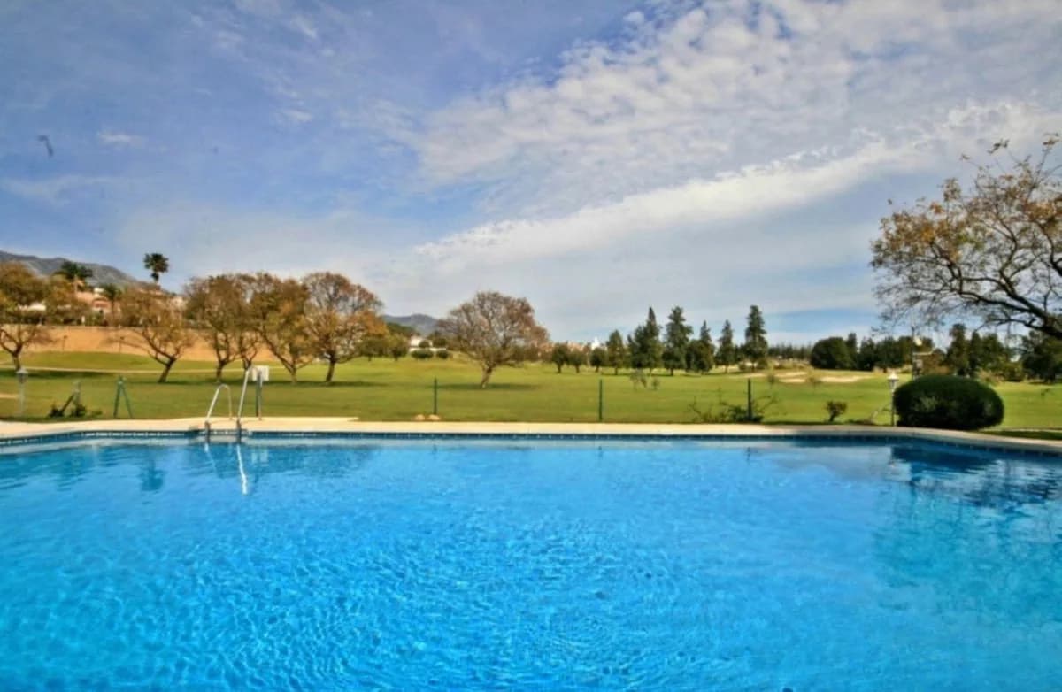2 Bedroom Ground Floor Apartment for Sale in Mijas Golf, Málaga - Image 2