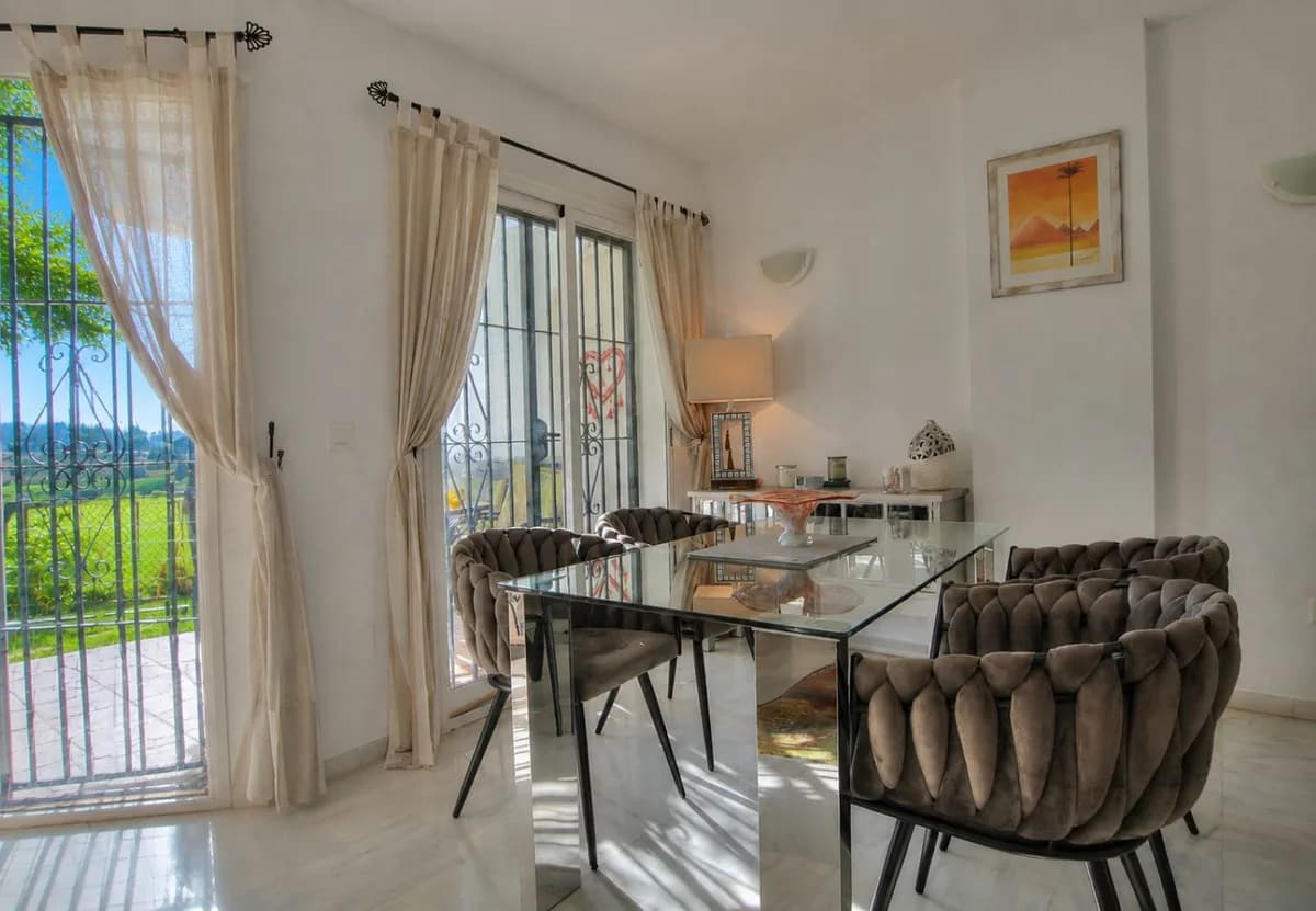2 Bedroom Ground Floor Apartment for Sale in Mijas Golf, Málaga - Image 7