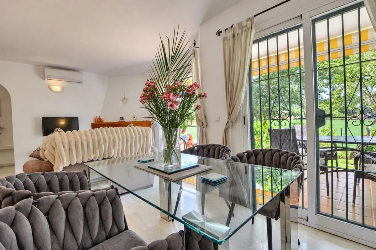2 Bedroom Ground Floor Apartment for Sale in Mijas Golf, Málaga - Image 9
