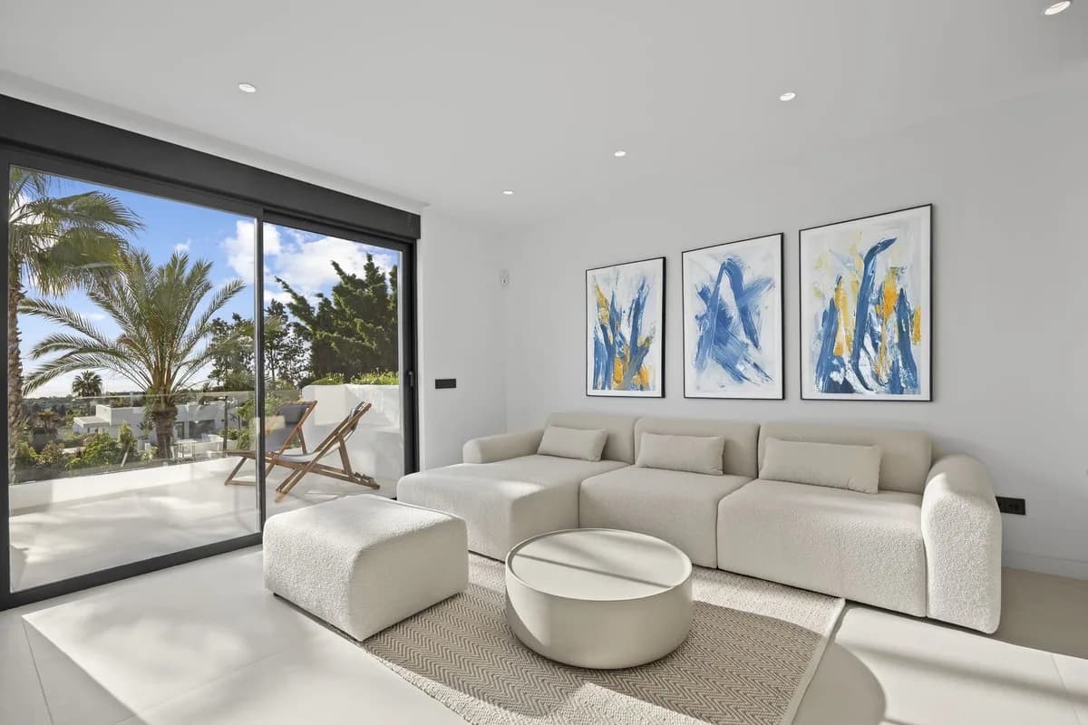 3 Bedroom Penthouse Duplex for Sale in El Paraiso, Málaga - Image 9