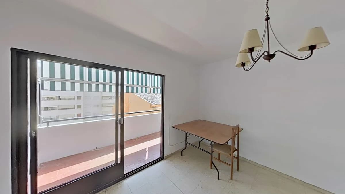 3 Bedroom Middle Floor Apartment for Sale in Marbella, Málaga