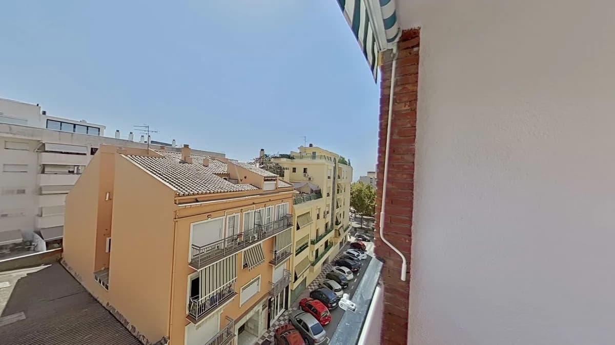 3 Bedroom Middle Floor Apartment for Sale in Marbella, Málaga - Image 7