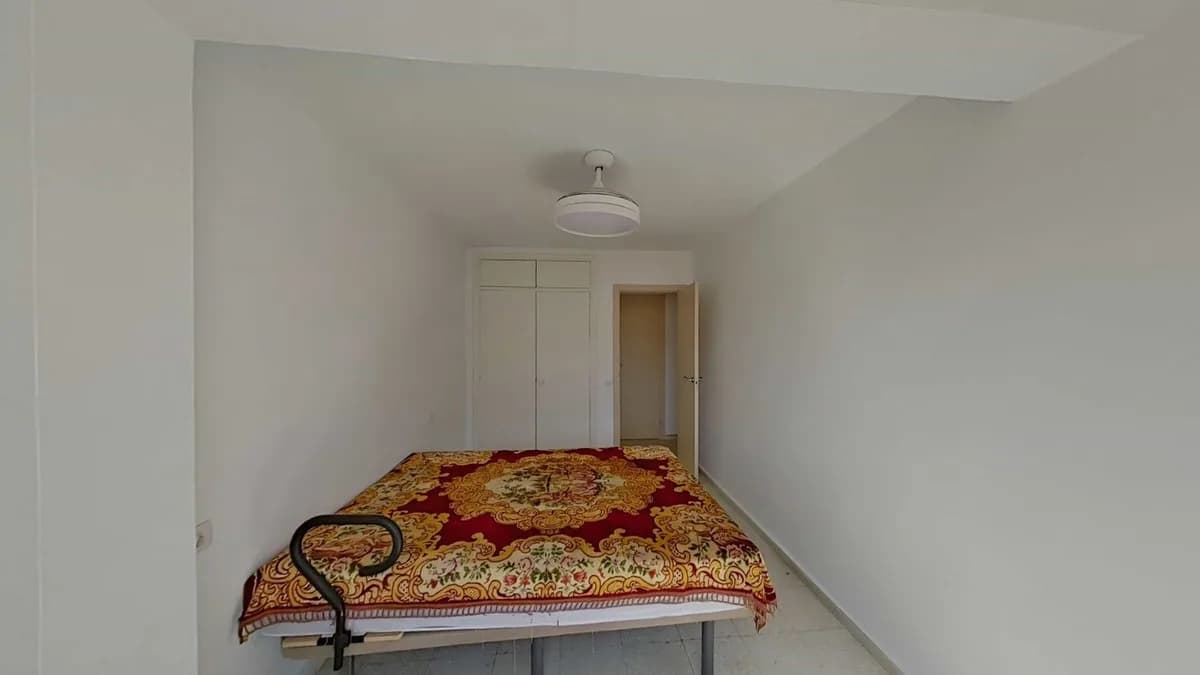 3 Bedroom Middle Floor Apartment for Sale in Marbella, Málaga - Image 9